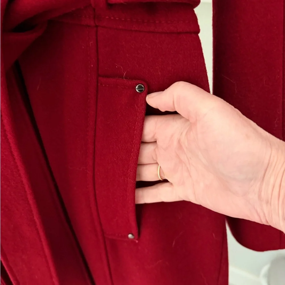 Kenneth Cole Women's Coat, size 4 in Garnet - Picture 3 of 5